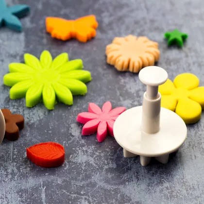 Custom Bakeware Cake Cookie Decoration Tools Set: Halloween Christmas Plastic Cookie Cutters