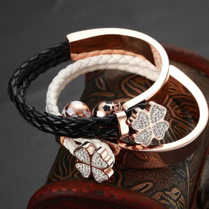 Leather swarovski crystal four leaf clover bracelet