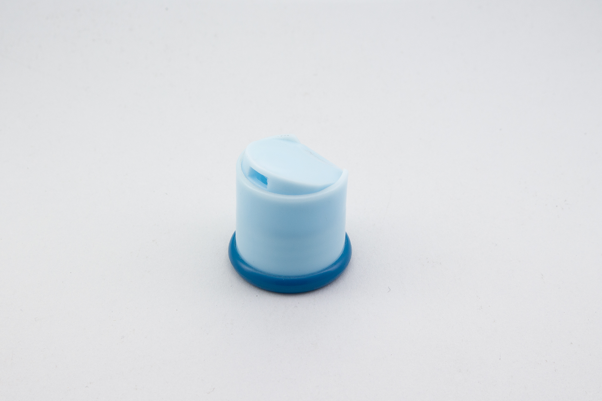 24/410 Light Blue Plastic Disc Top Cap With Skirt