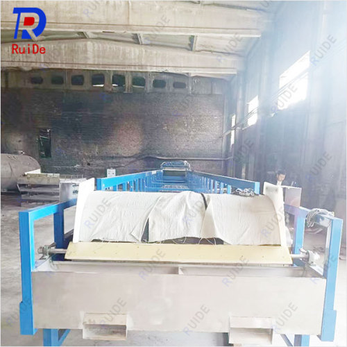 Polyester resin granulator