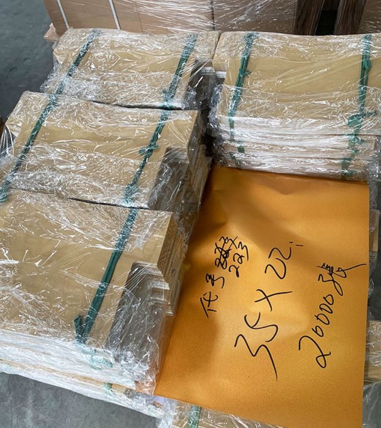 Прилагодено лепенка од алуминиумска фолија