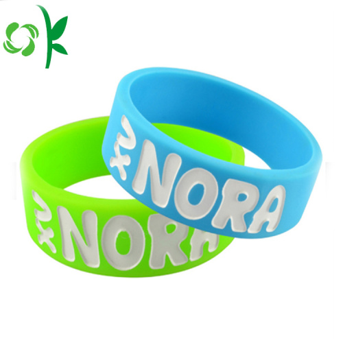 Braceletes de Moda Debossed com Pulseira de Silicone Dilatada