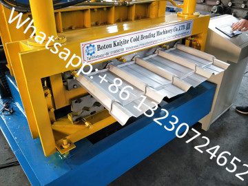 Het Dakwerkblad dat van het terracottametaal Machine vormt