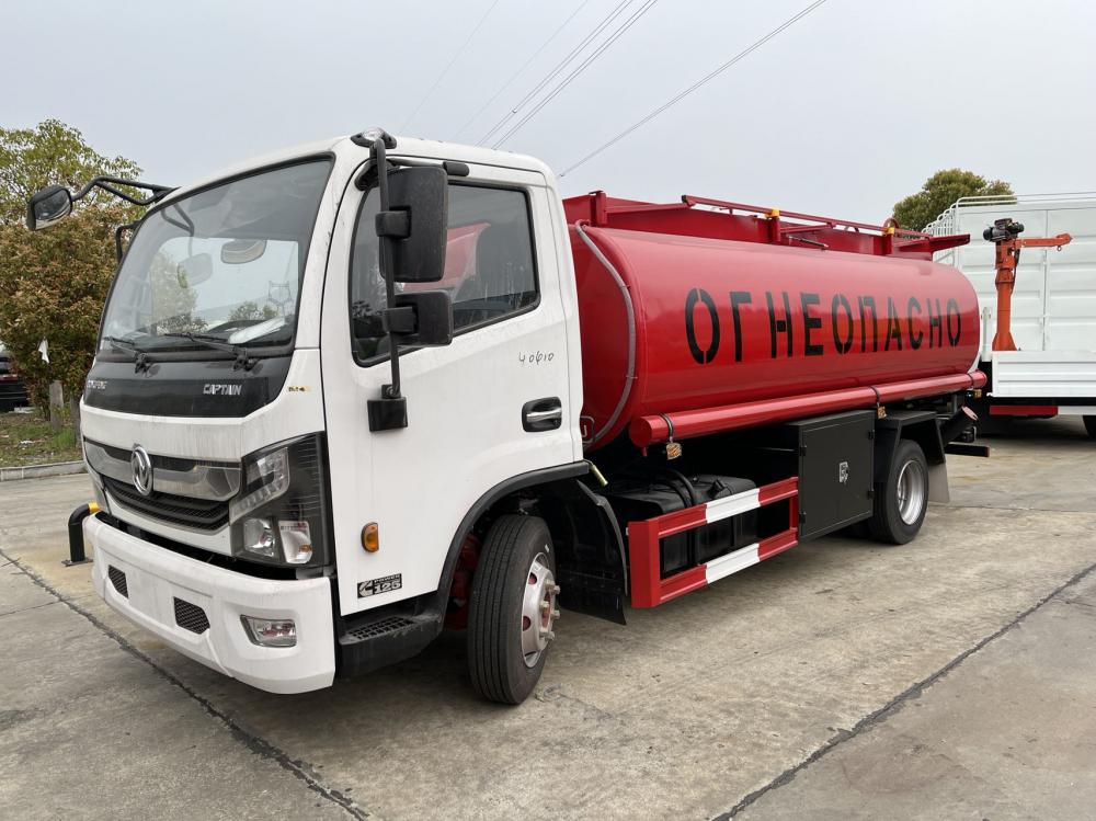 Dongfeng 4x2 Diesel Tanker Truck /5000 Liters Fuel Tank Truck