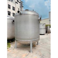 Stable negative pressure vacuum tank