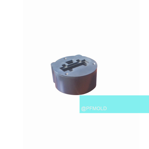 Round shape slotted plastic injection mould