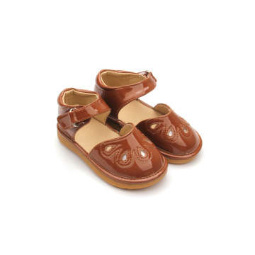Zapatos chirriantes de cuero genuino suave y moderno para bebés niñas