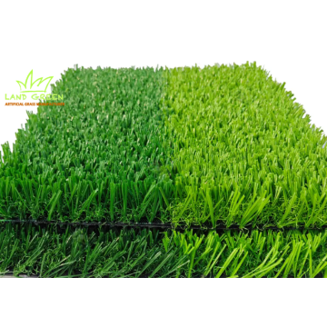 Футбольное поле с искусственным газоном для занятий спортом