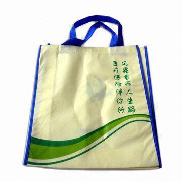 Nonwoven tote bag