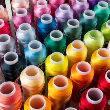 High-Quality 100% Silk 120D/2 Rayon Embroidery Thread: 3500Y Yarn for Premium Embroidery Projects