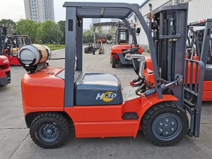 Caterpillar Dual Fuel LPG/Gasoline 3-3.5 Ton Montacarga Forklift with Bale Clamp