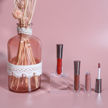 Langanhaltender matt getönter Lipgloss