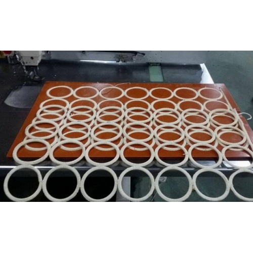 Machine à coudre à motif modèle programmable