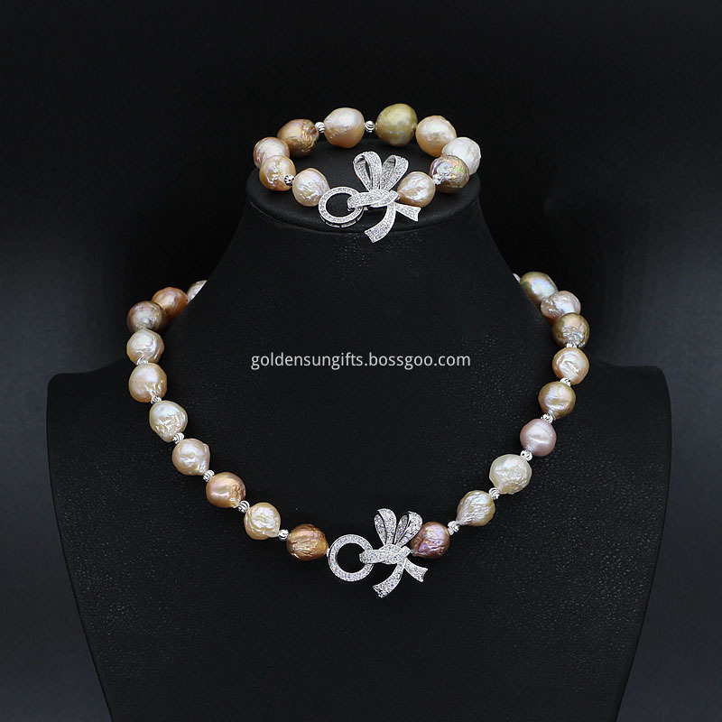 Baroque Pearl Necklace