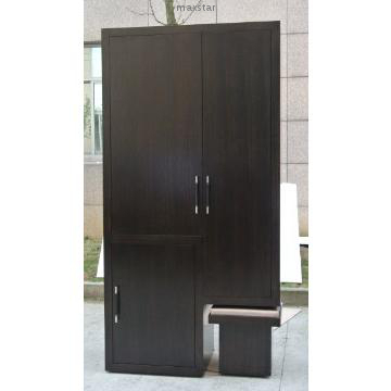 CG-506 wardrobe