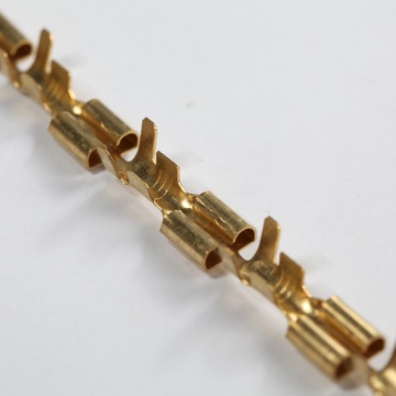 Conector automotriz del anillo de soldadura de latón con enjuague para el arnés de alambre