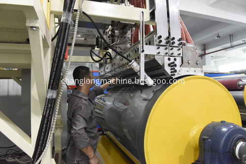 Big cooling roller for stretch film machine