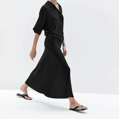 Women's slim fit and versatile knitted half skirt, small black skirt