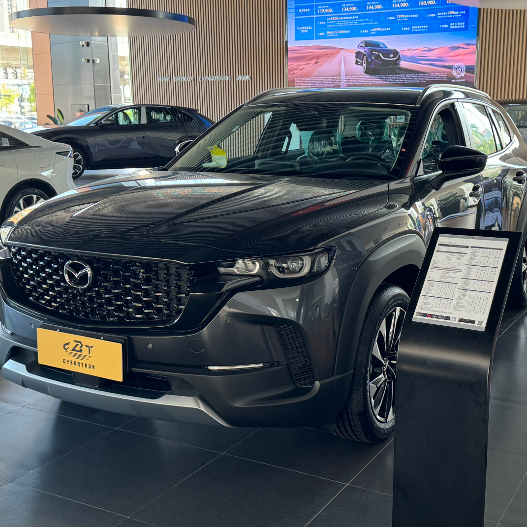 Wide-body light off-road SUV