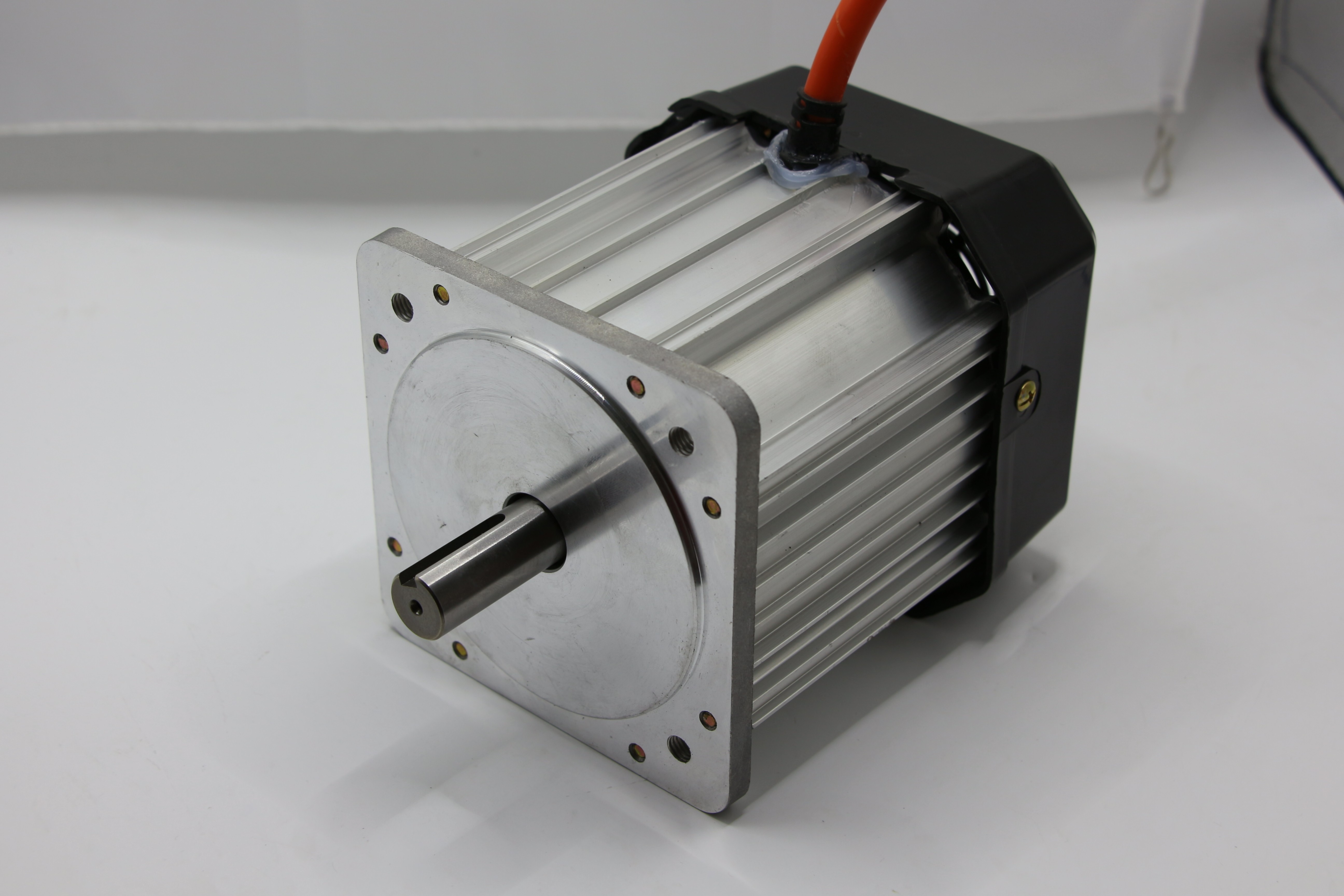 Mid-drive Centre Mount motor