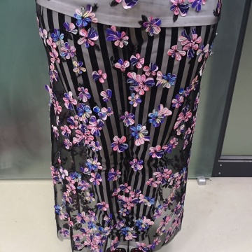 Koronkowa tkanina z haftem laserowym 3D w kwiaty