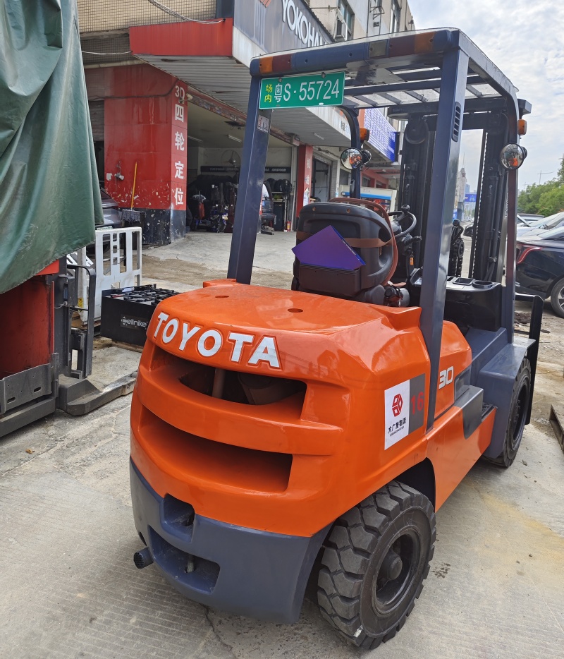 second hand toyota forklift for sale