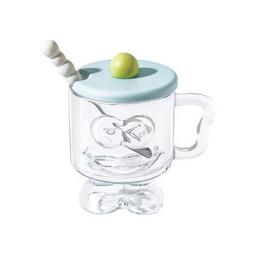 Taza de vidrio con tapa