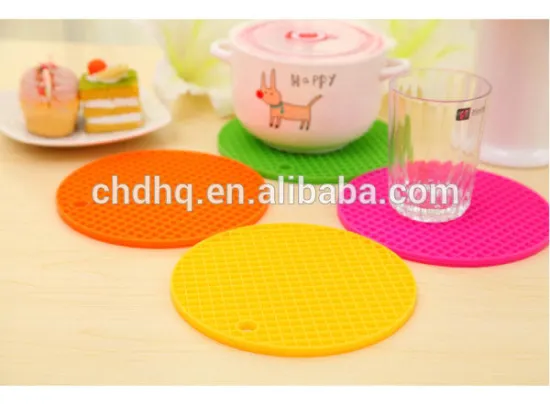 Colorful honeycomb shaped silicone rubber hot pad