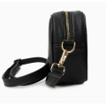 Beg crossbody hitam bergaya