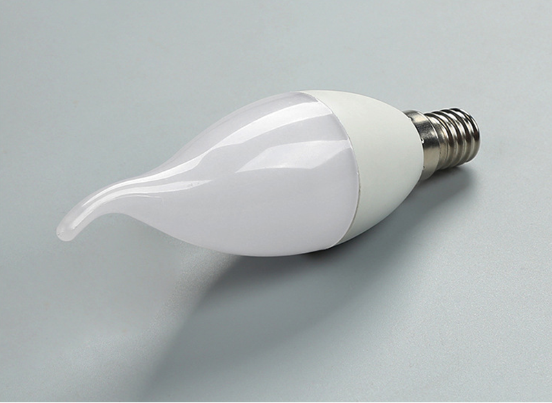 Duramp LED Candle Bulb