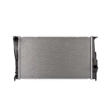 หม้อน้ำรถยนต์ที่กำหนดเองสำหรับ BMW E84 E87 E88 E89 E90 E91 E92 E93 X1 Z4