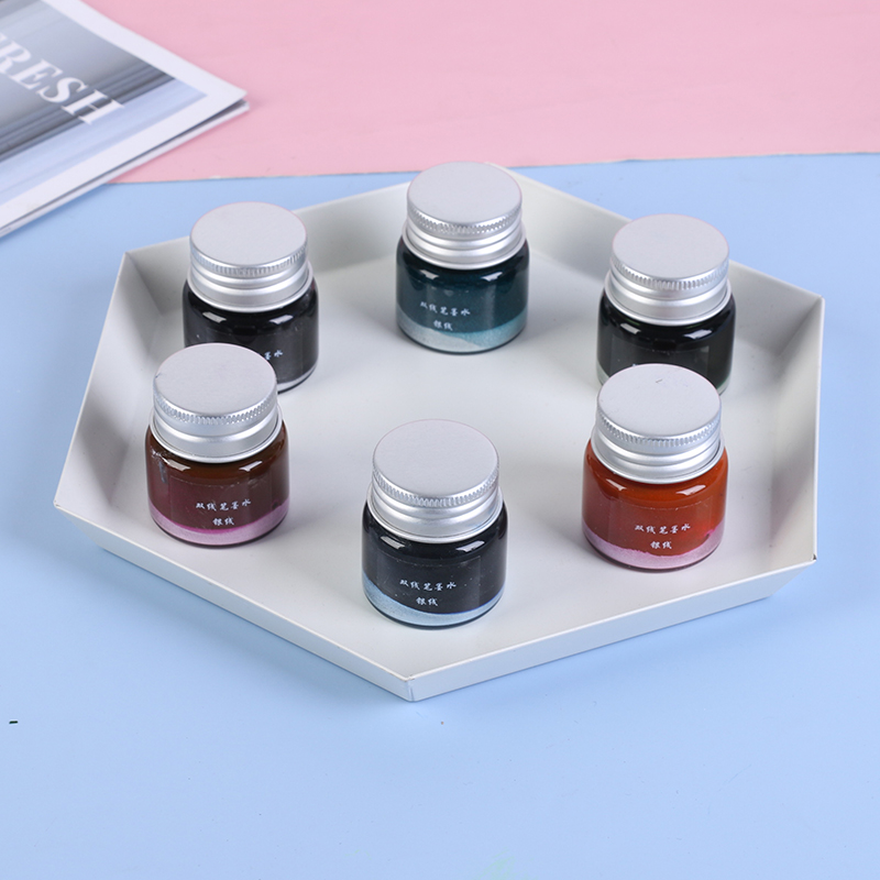 Tinta fluorescente protectora de ojos.