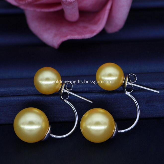 Shell Pearl Earrings