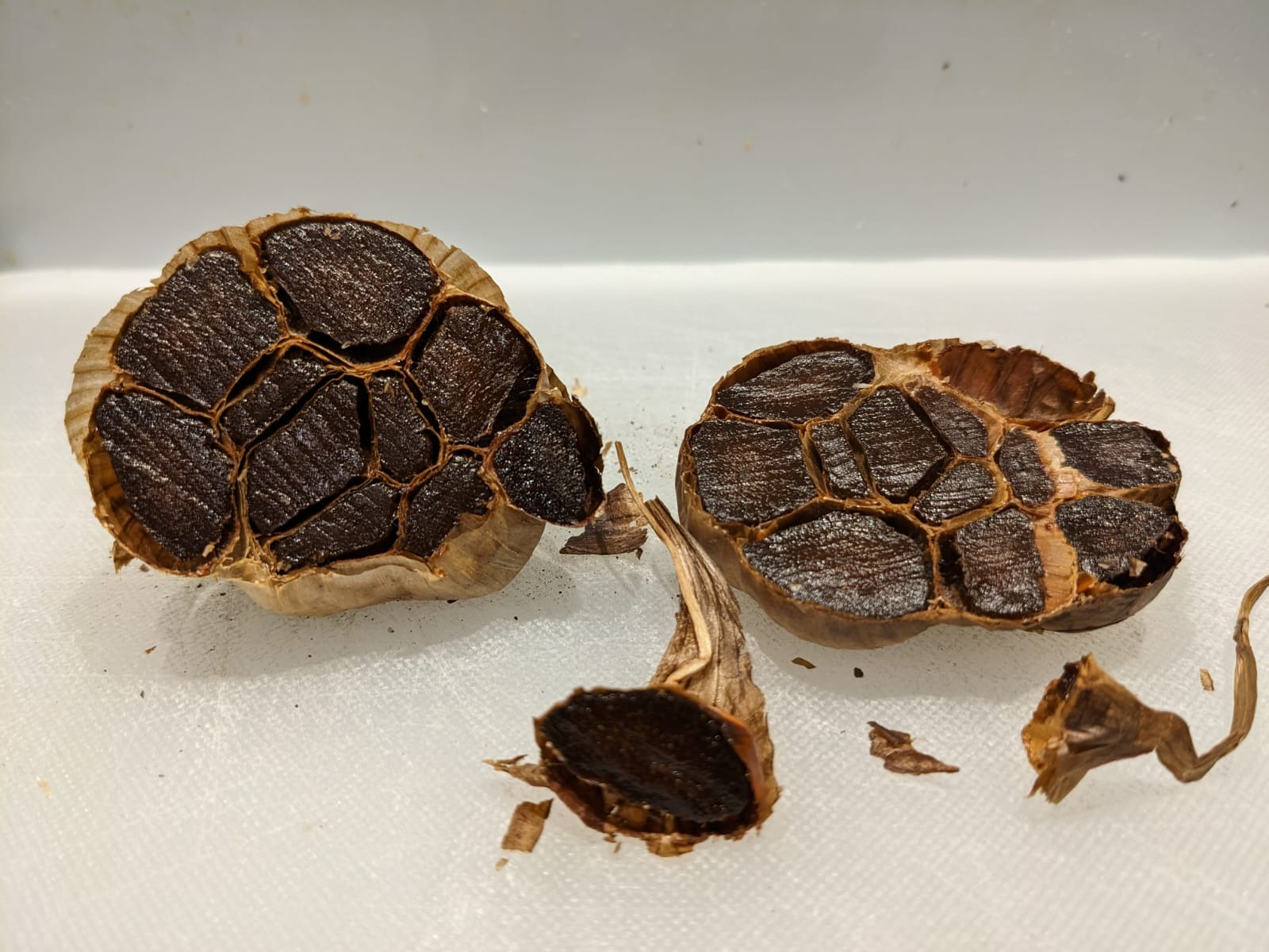 drying black garlic 