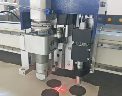 Clothing Textile Fabrics CNC Cutter Machine