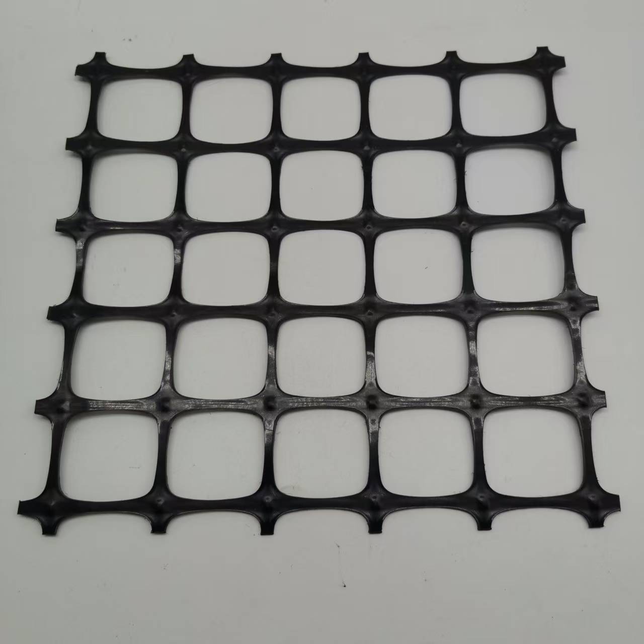 Двунаправленная пластиковая эластичная георешетка