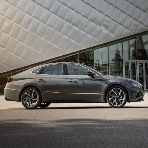 Hyundai Sonata Se DCT Автоматический бензиновый семейный автомобиль