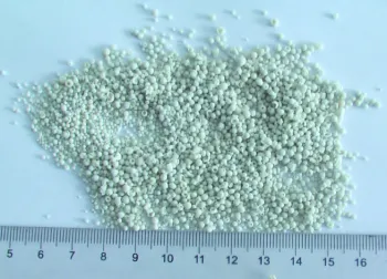 Aluminium alloy refining agent with white and transparent