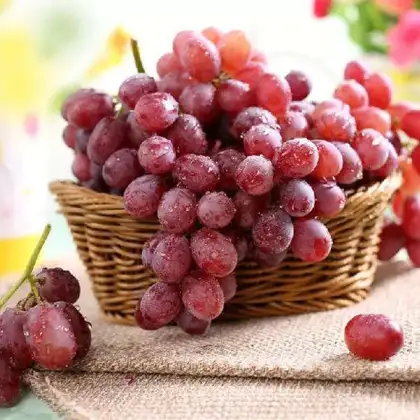 red grapes from South