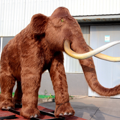 Ice Age Animal Family Animatronic Woolly Mammoth