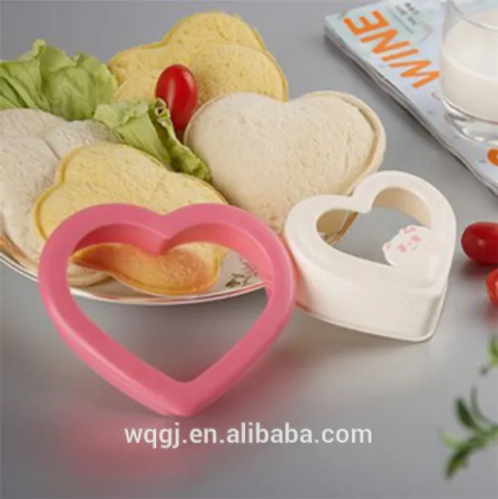 Heart Shaped Plastic Sandwich Mold Bread Cutter with Food Grade Cake Tools