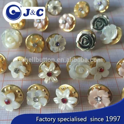 Nature sea shell Ear Studs, Pearl ear stud, shell Brooch