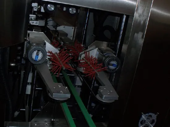 Automatic sleeve labeling machine for daily-use