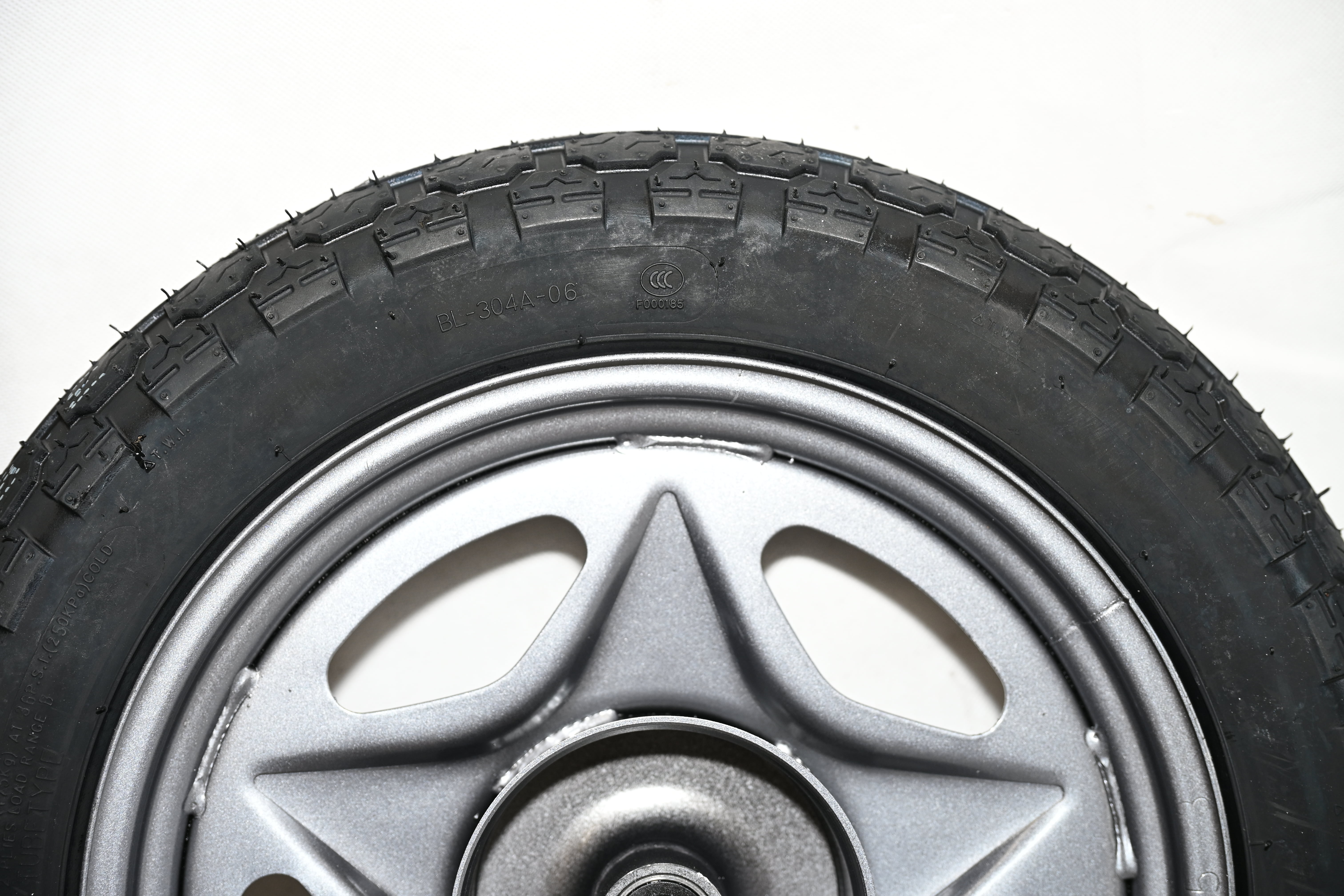 Electric tricycle tire