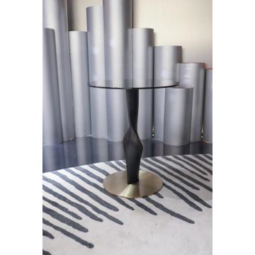 Mesa final de vidrio de estilo moderno con pierna de madera