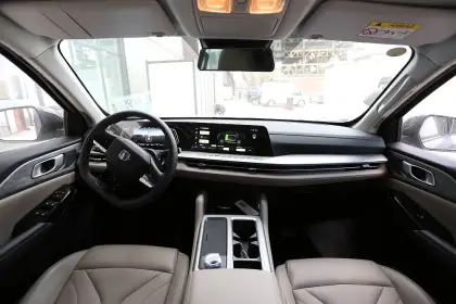 New Changan RV 2.0T Gasoline Car: A Powerful 211 HP 6-Speed Recreational Vehicle and Touring Camper Truck from China