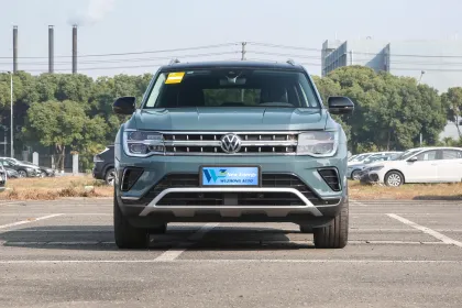 SAIC Volkswagen Teramont 2.0T Gasoline Luxury 7-Seater 4x4 SUV