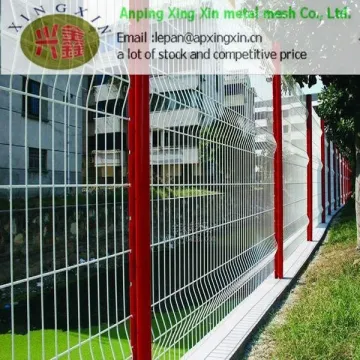white plastic fencing mesh