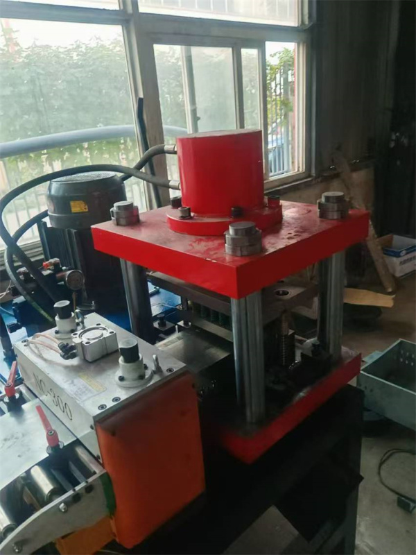 Precision Hydraulic Connector Equipment