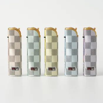Retro Checkered Luxury Lighter
